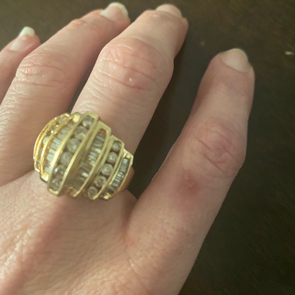 Estate 14K solid Gold Diamond Ring - Picture 3 of 7